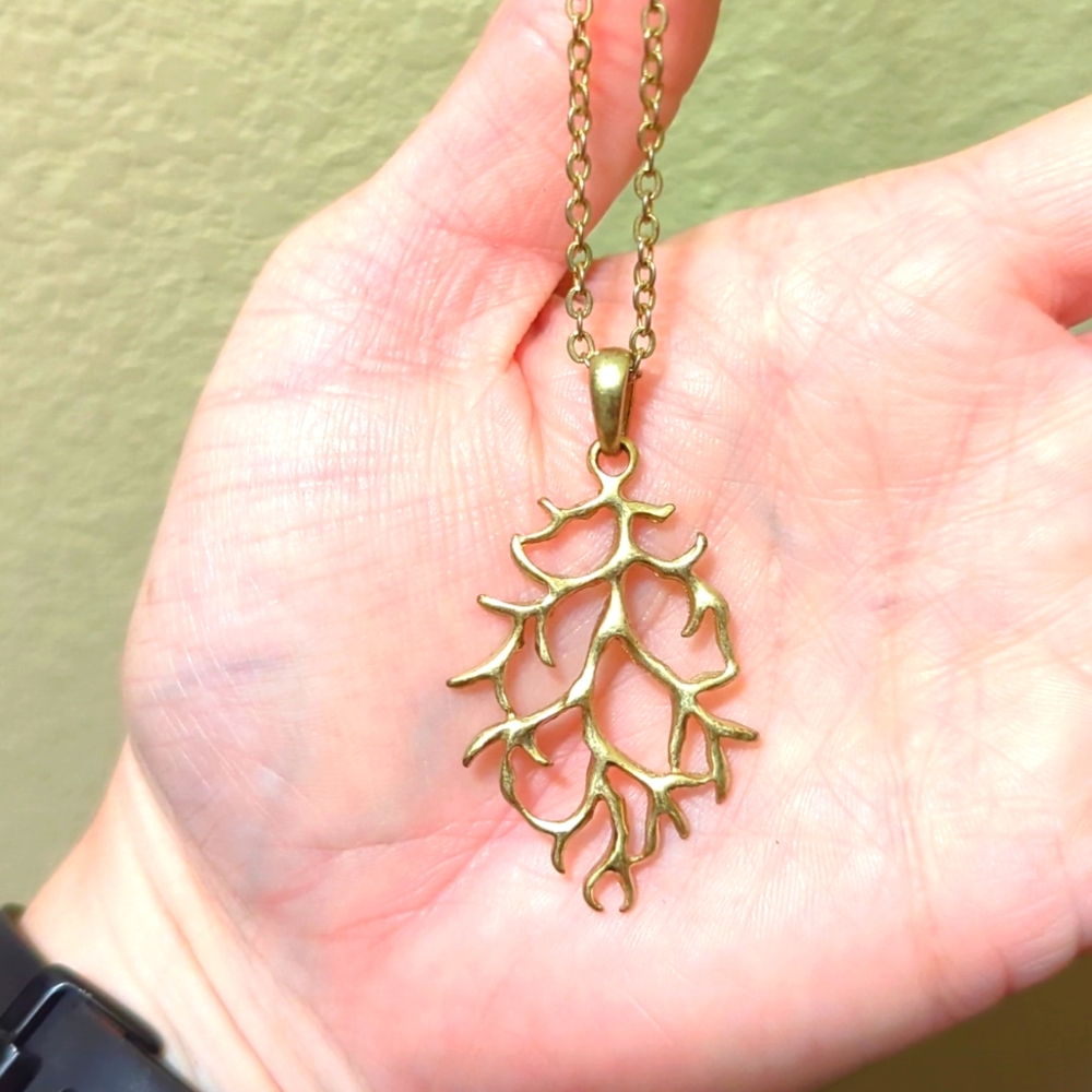 ⭐5/$25-Lia Sophia necklace with gold leaf
